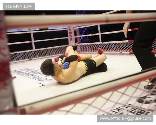 吴昊天昆仑决裸绞降服吉亚姆,地面技术成制胜关键 吴昊天昆仑决裸绞降服吉亚姆,地面技术成制胜关键