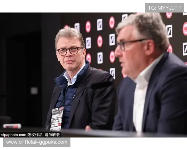 法兰克福新帅阿尔伯特·列拉迎首秀